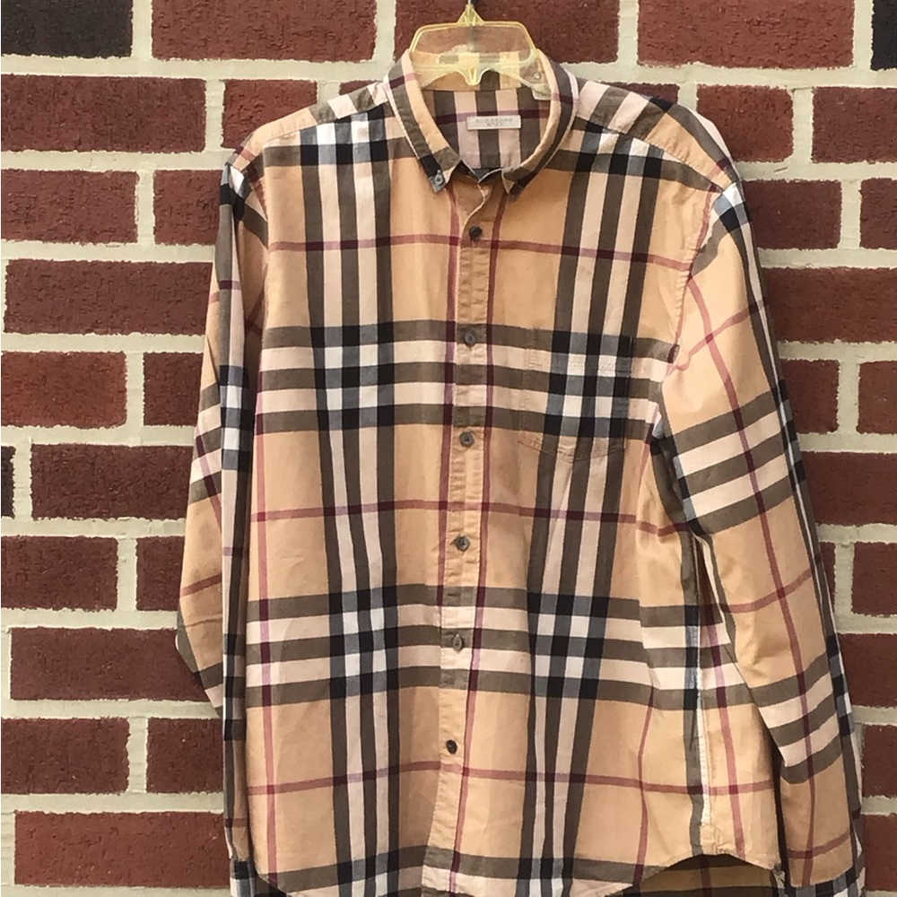 Authentic Burberry 👕 - Picture 2 of 13